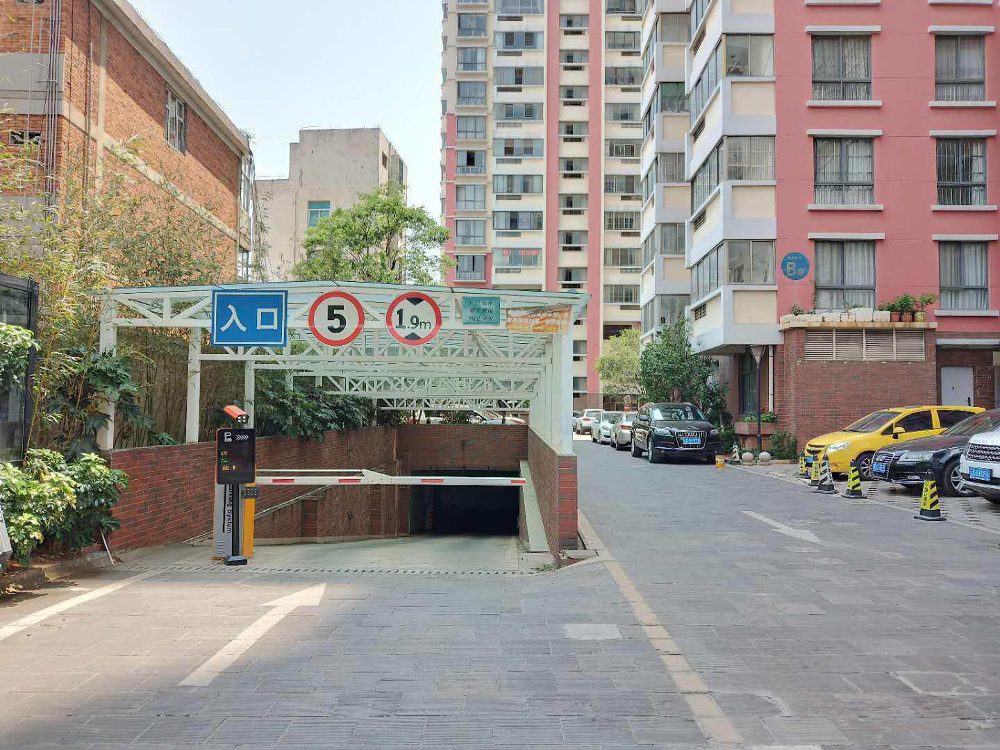 福麟尚居,市中心,福麟尚居一室一厅,诚心出售。14