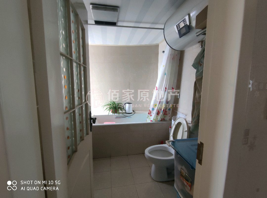 世茂滨江新城,紧邻地铁口,小房型,仅售695万元3