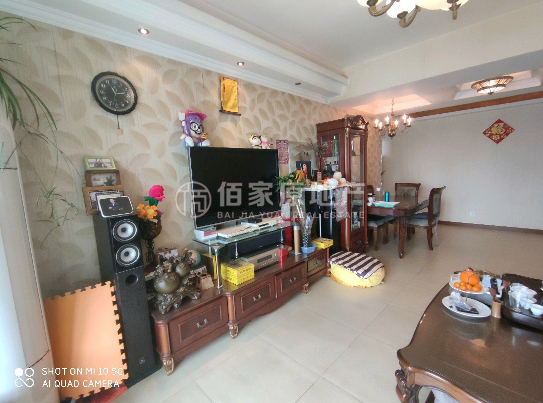 世茂滨江新城,紧邻地铁口,小房型,仅售695万元5