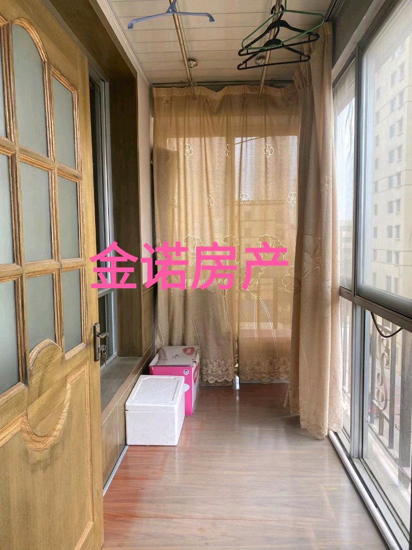 海天小区,房子地段好,出行方便,近学校6