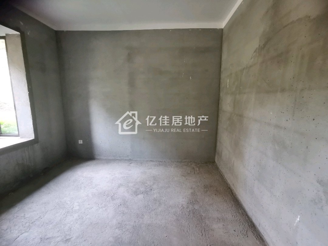 祥诚公园首府,新体育场旁一楼带80平大花园!百变毛坯大三房!7