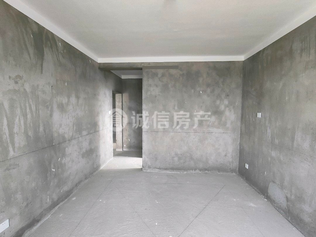 港利东城安置小区,港利东城安置小区毛坯三室两厅两卫双阳台户型方正东边户黄金楼层10
