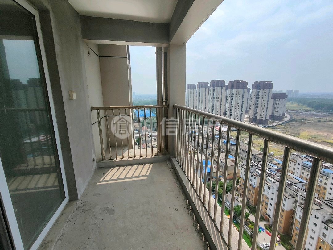 港利东城安置小区,港利东城安置小区毛坯三室两厅两卫双阳台户型方正东边户黄金楼层3