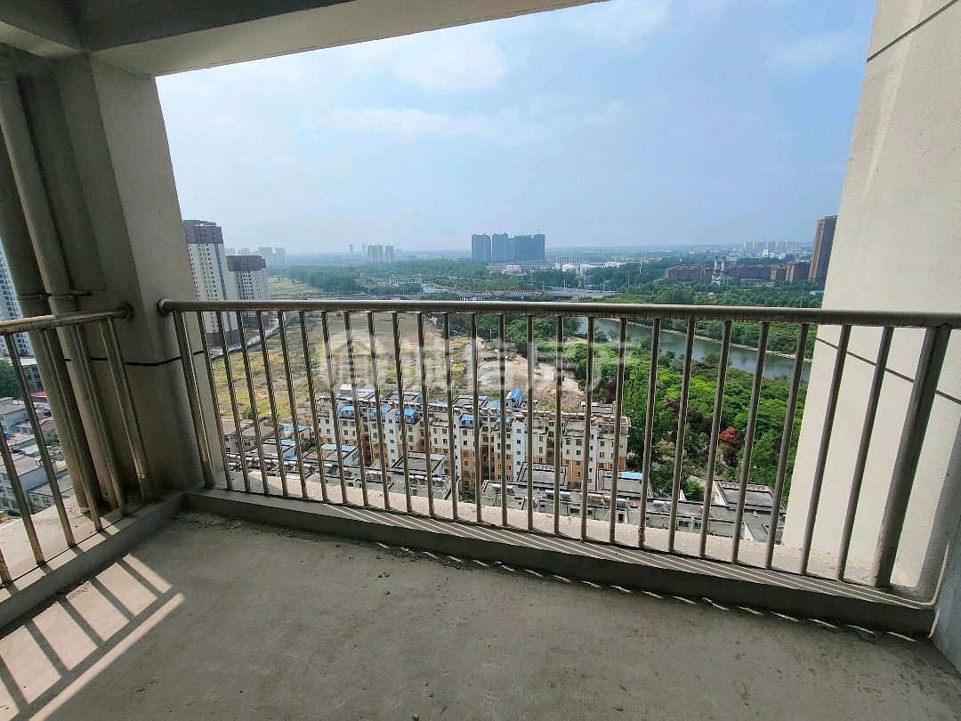 港利东城安置小区,港利东城安置小区毛坯三室两厅两卫双阳台户型方正东边户黄金楼层2