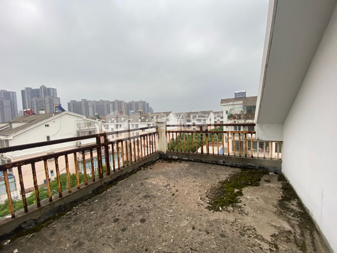 城市溪地,房东做生意急需资金周转,降价15??售,不可多得的房美价廉。9