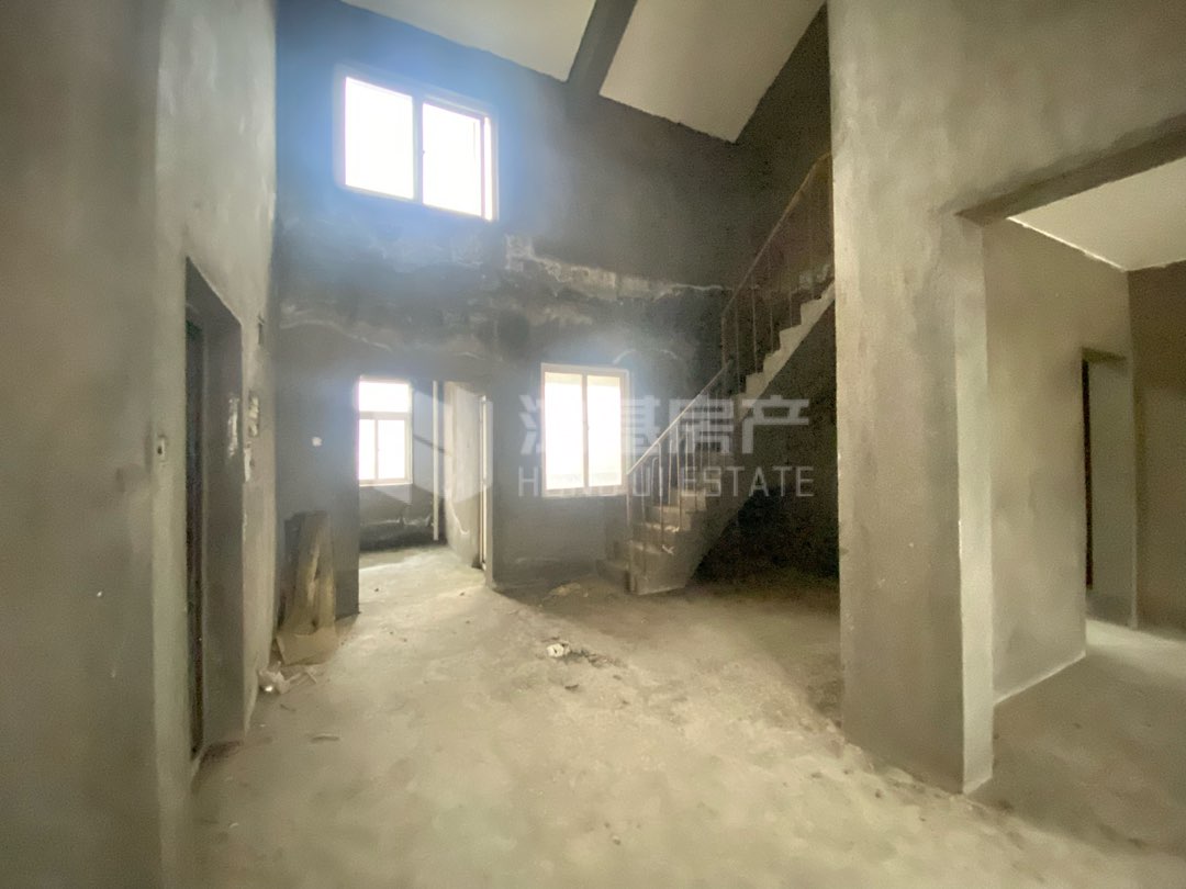 城市溪地,房东做生意急需资金周转,降价15??售,不可多得的房美价廉。7