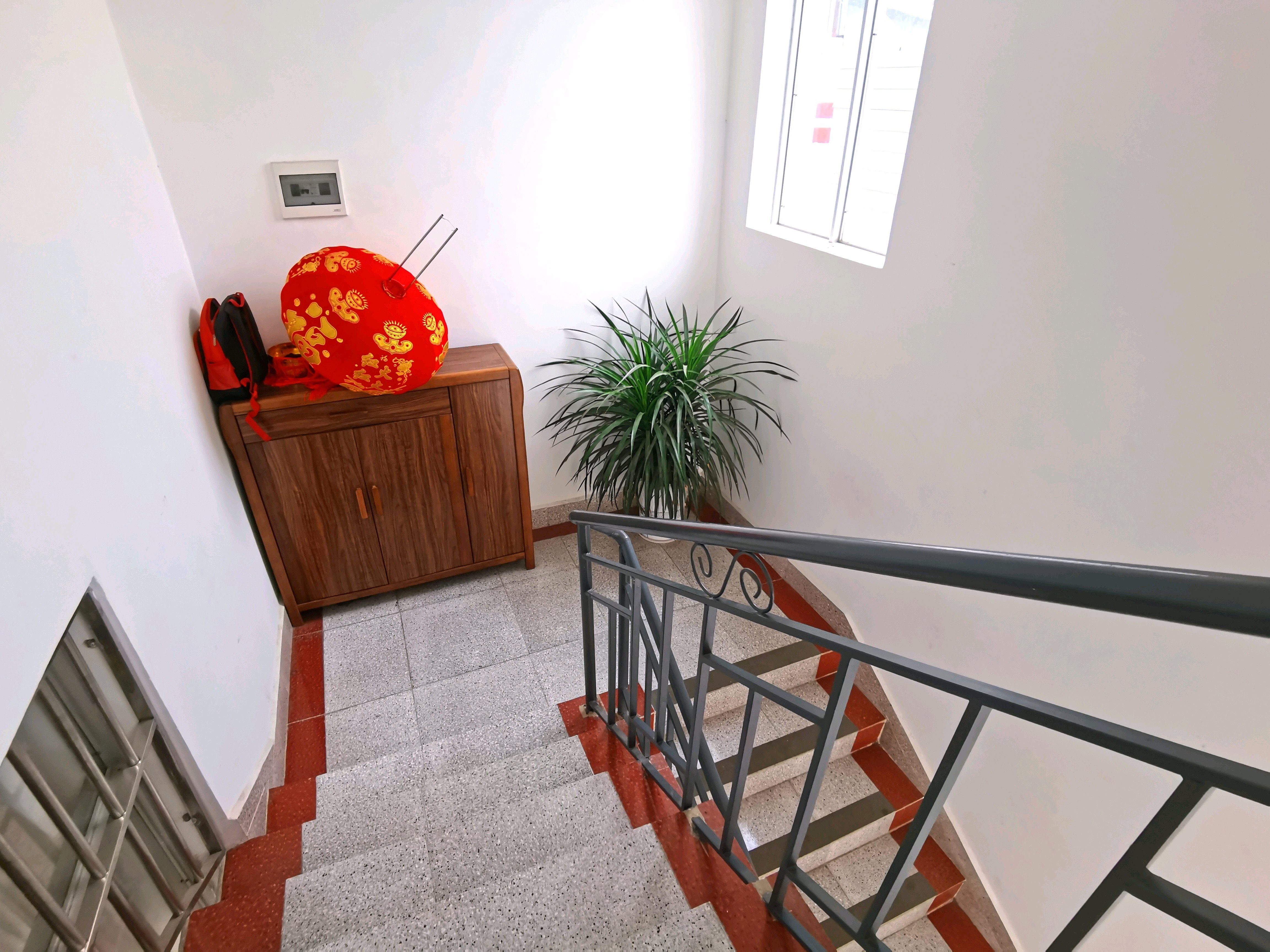 九隆小区,城南熵住急售,土地2.4,6室3厅4卫·南北通透铺面两格全新14