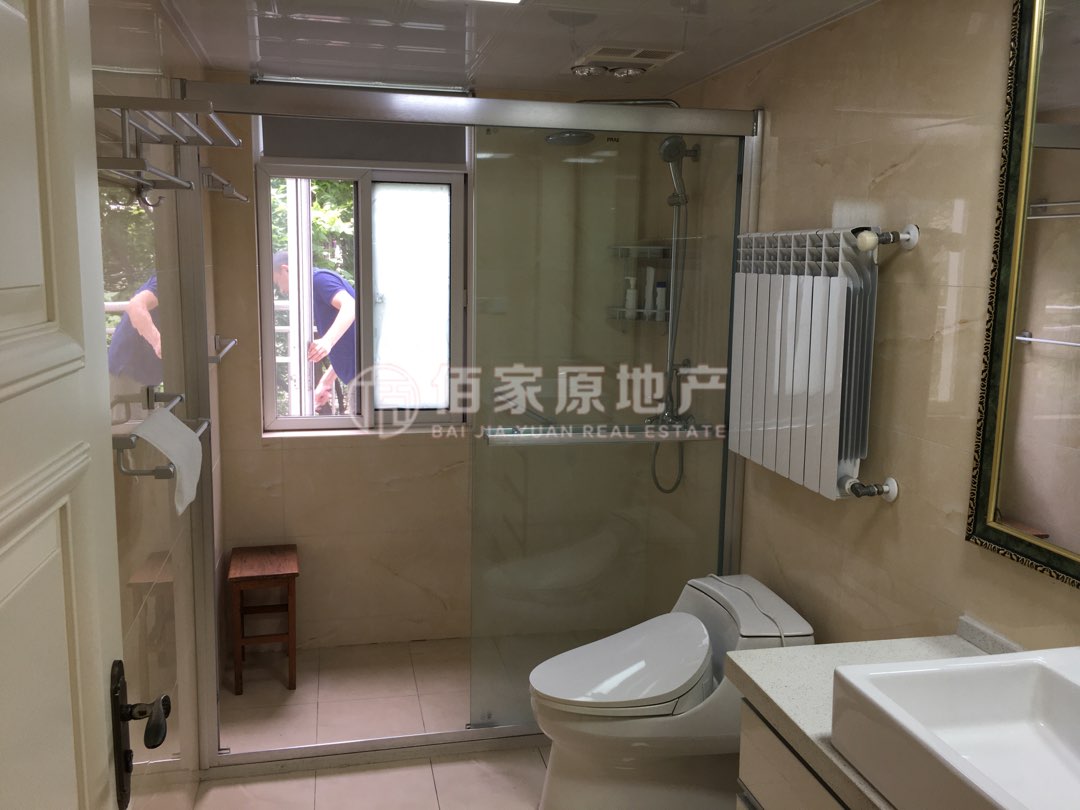 金陵世纪花园,送!送!送!房东只拎衣服走,家电家具全部送!6