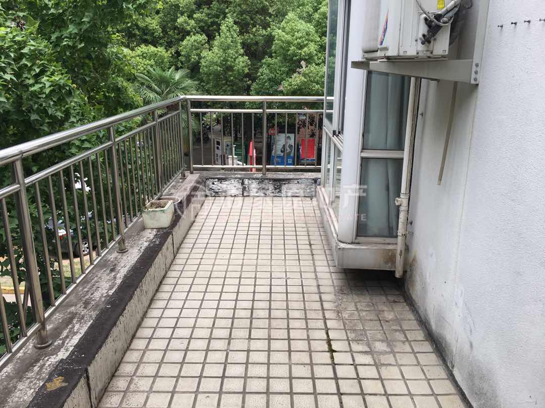 金陵世纪花园,送!送!送!房东只拎衣服走,家电家具全部送!10