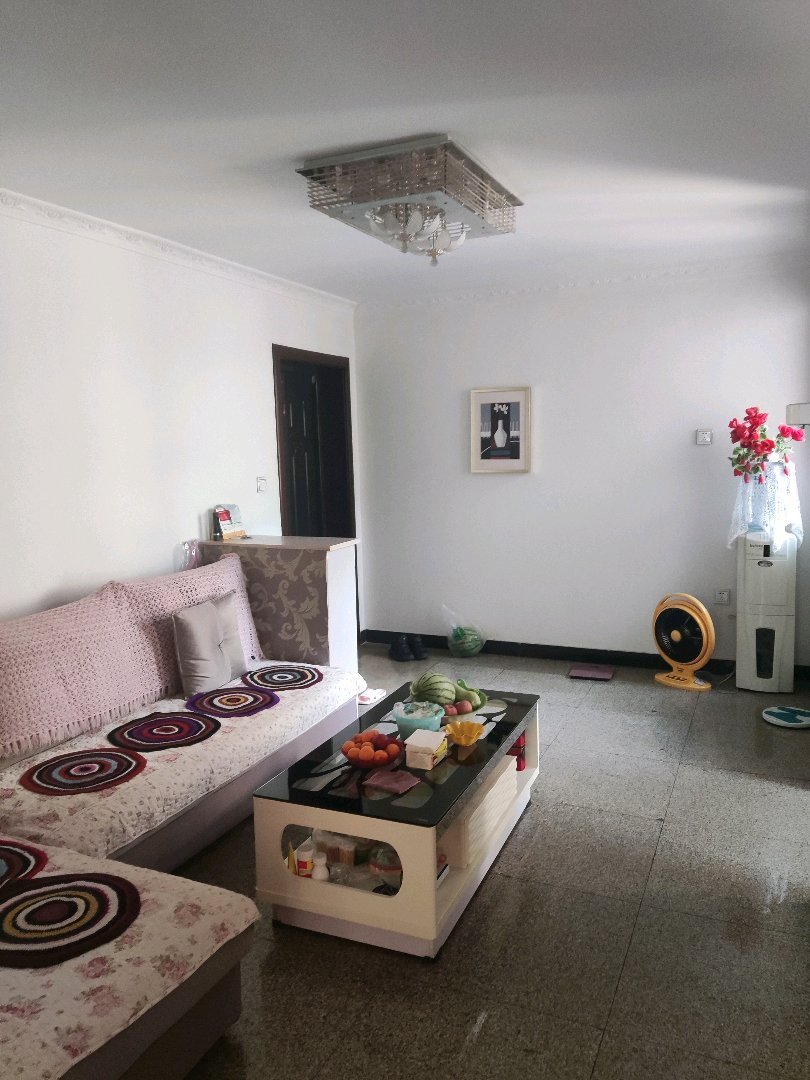 连云港老街,连云港老街,旅游景点房子。坡道楼梯带阁楼。价格可谈,拎包即住2