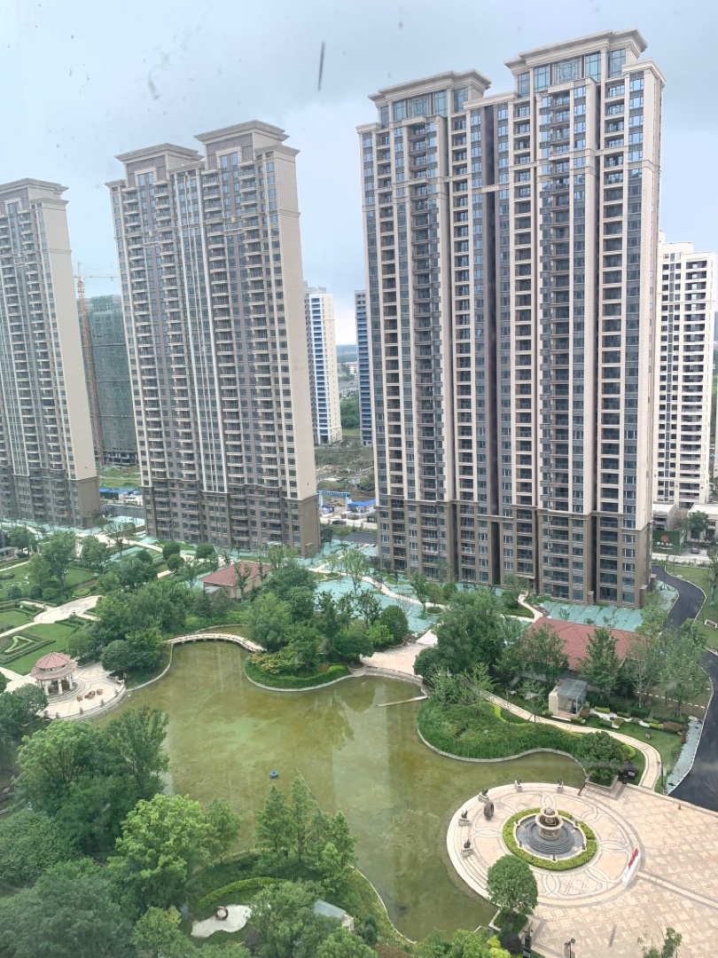 恒大名都,恒大公园式小区 绿化优美,养老 出租都不错10