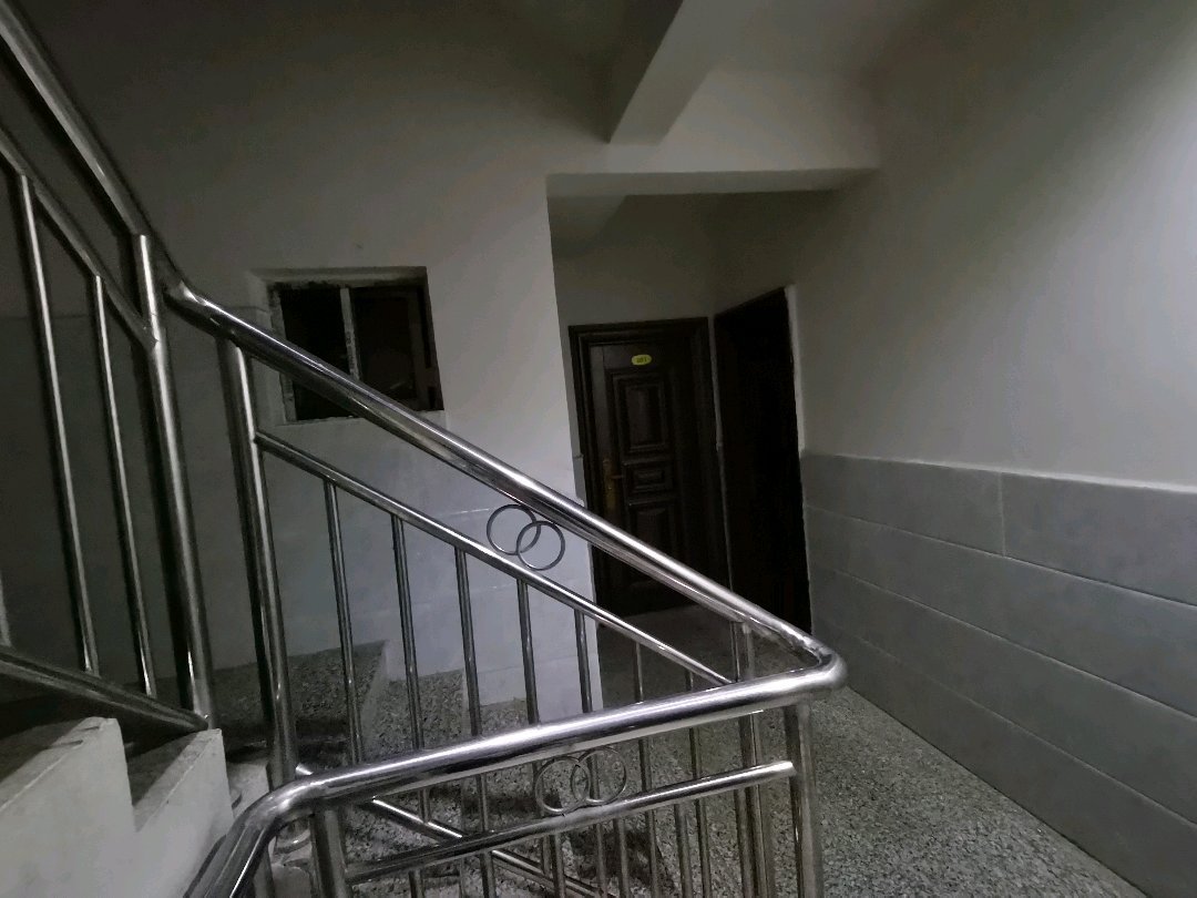 草坝小区,香颂美地隔壁整栋自建房低 价出售10