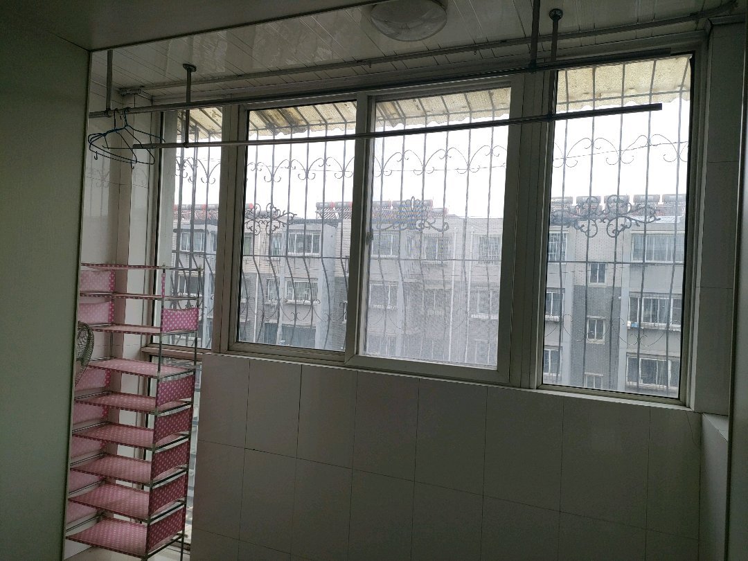 绿野新城,南北通透.楼的位置好不临街不把边看房方便有钥匙4