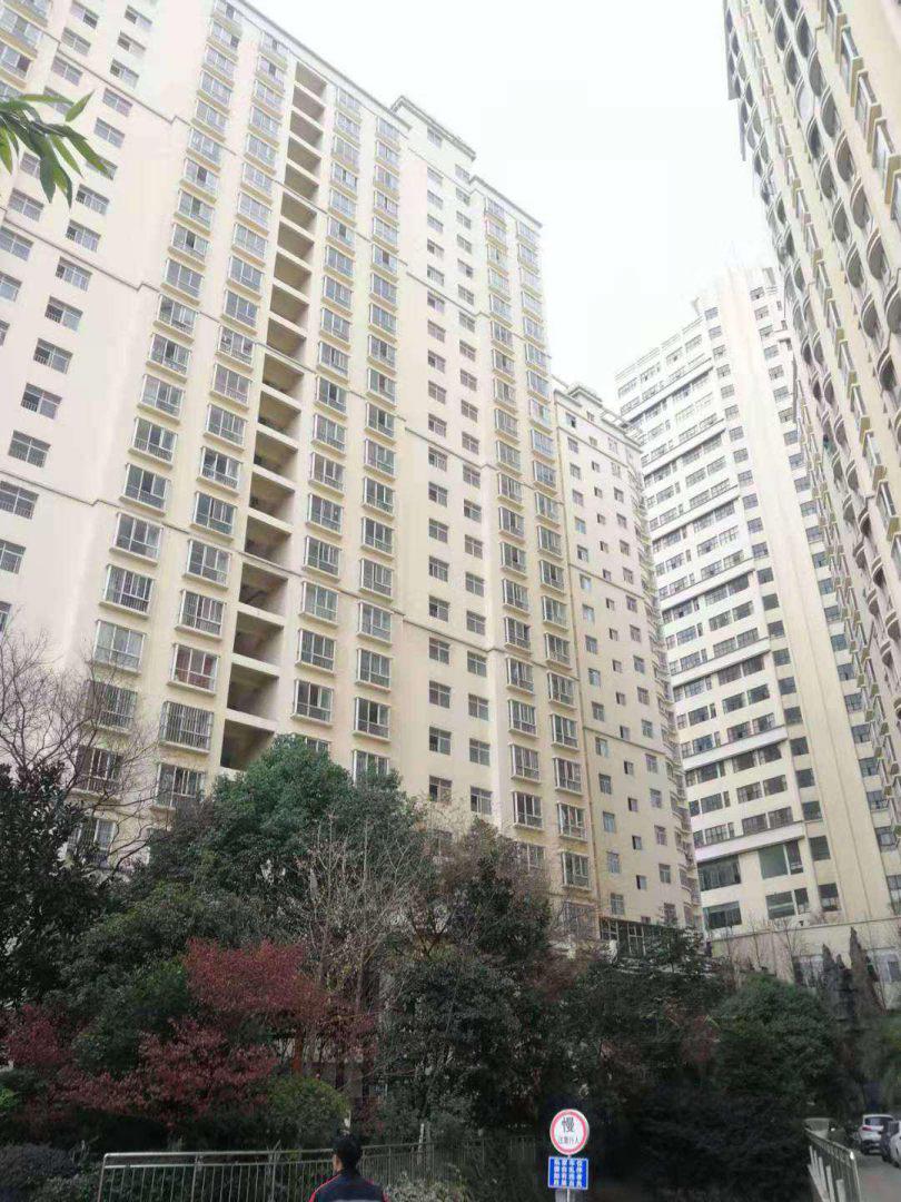 赢城世家,赢城世家84平方带一部分家具房东诚心出售1