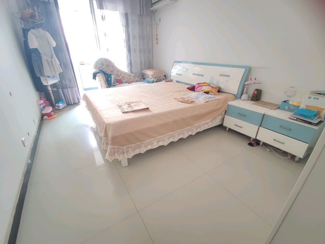 名城小区,人民路 北门口 名城小区 三室大面积 临湖可按揭2