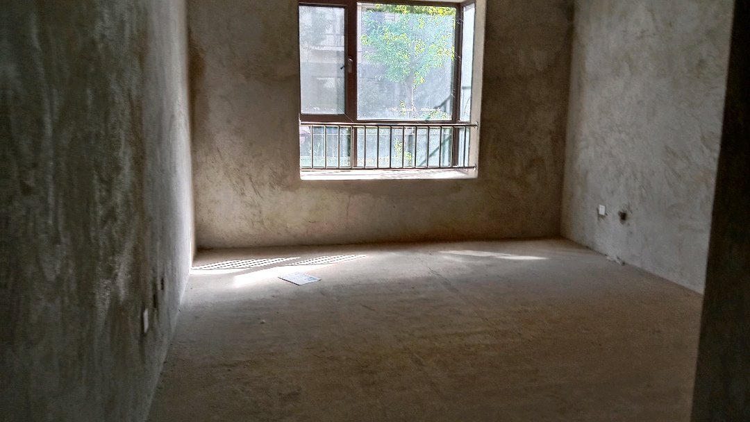 云特漫金湾住宅小区,漫金湾,带前后花园,带一个车位,看房后边有1