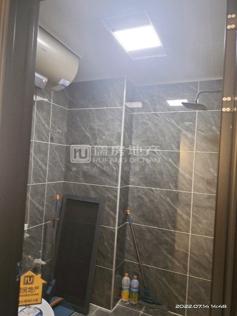 新晋大院,大院精装两室房诚心出售11
