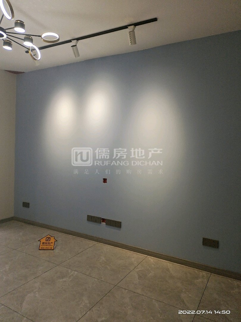 新晋大院,大院精装两室房诚心出售8