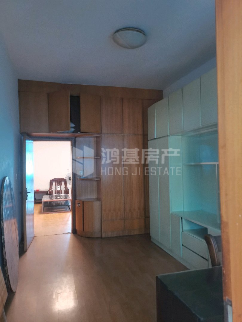 民德路,105㎡民德路紧邻地铁,公交便利4