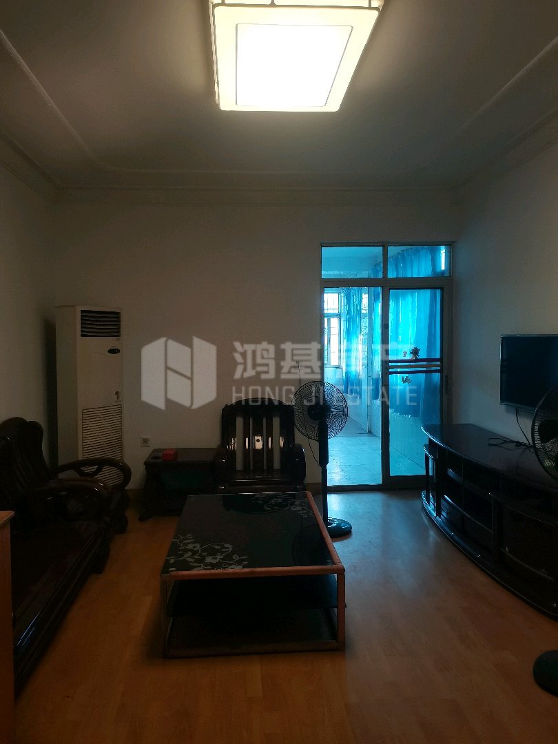 民德路,105㎡民德路紧邻地铁,公交便利1