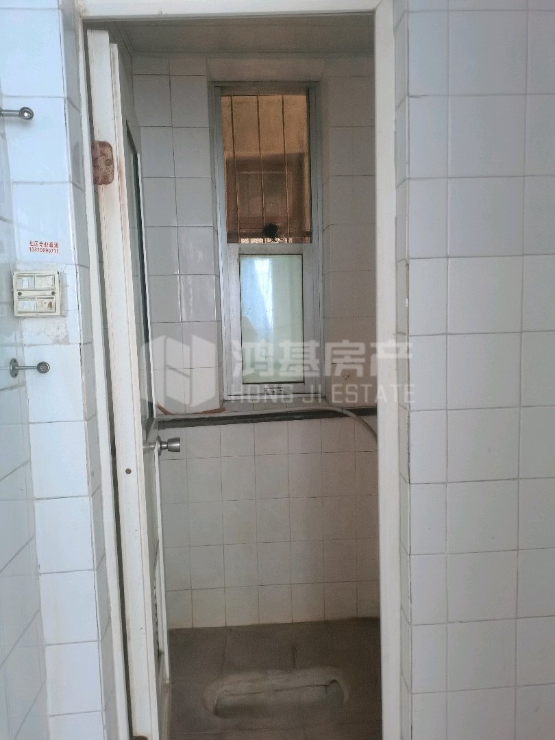 民德路,105㎡民德路紧邻地铁,公交便利10