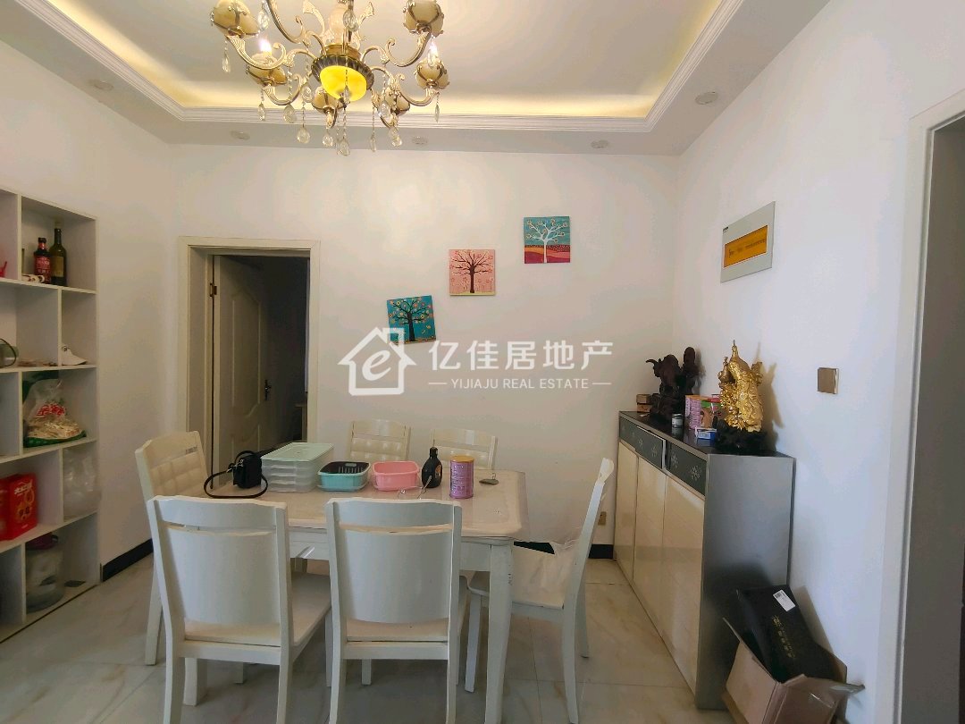 万基名家,3室2厅1卫1阳台,拎包入住,采光空气都很好!9
