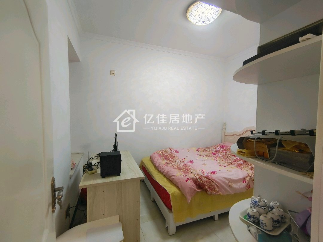 万基名家,3室2厅1卫1阳台,拎包入住,采光空气都很好!5