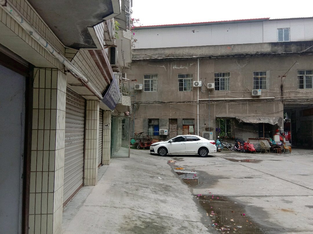 爱家小区,位置好,配套设施齐全9