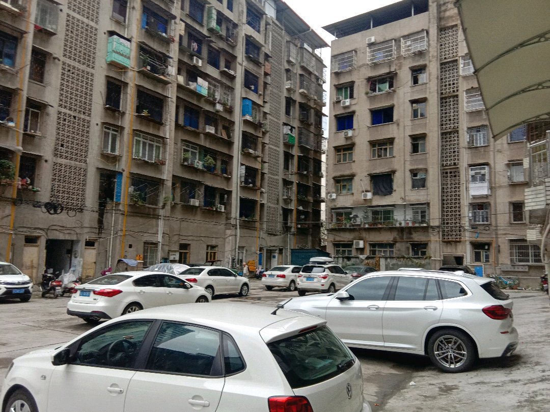 爱家小区,位置好,配套设施齐全6