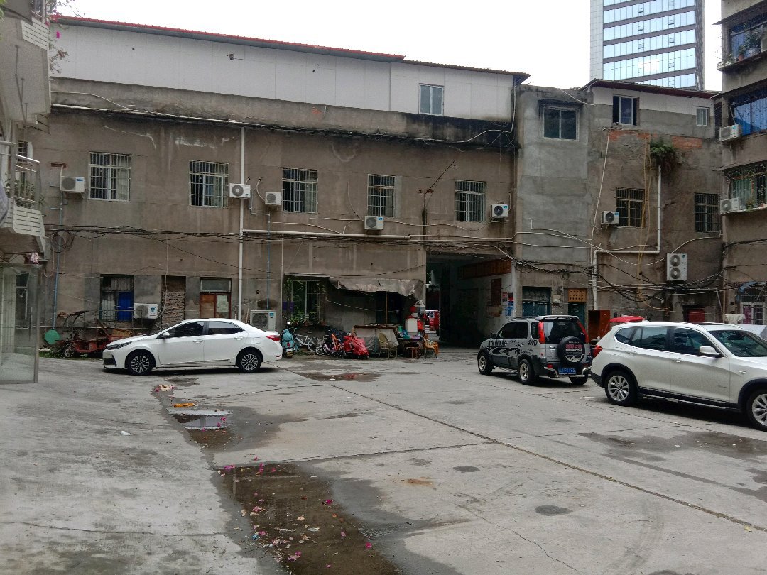 爱家小区,位置好,配套设施齐全8