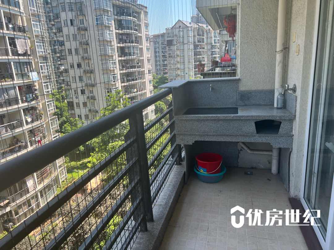 东湖豪门,东湖豪门 3-2-1-2 居家装修,电梯中层136万9