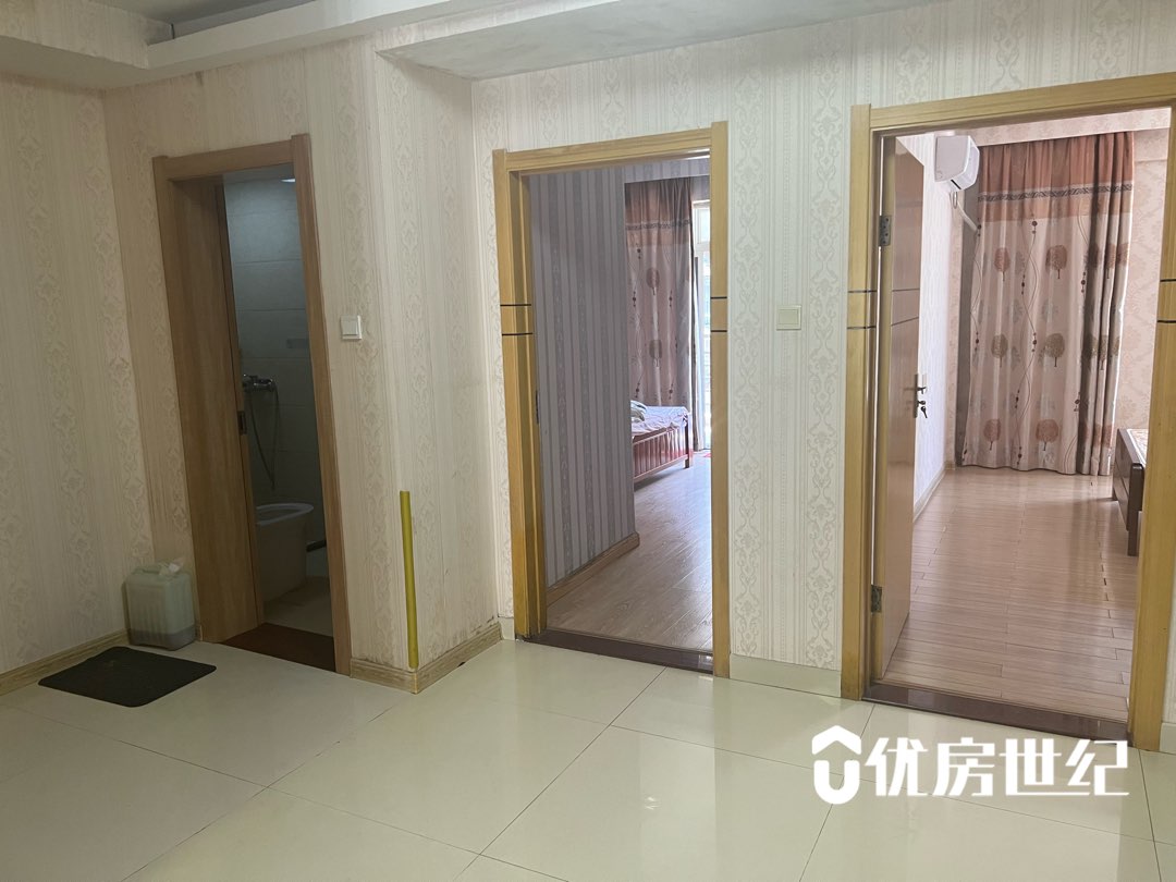 东湖豪门,东湖豪门 3-2-1-2 居家装修,电梯中层136万4