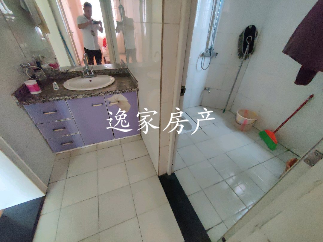 夹江银丰苑,银丰苑新华寓的房子 带楼顶 成色新4