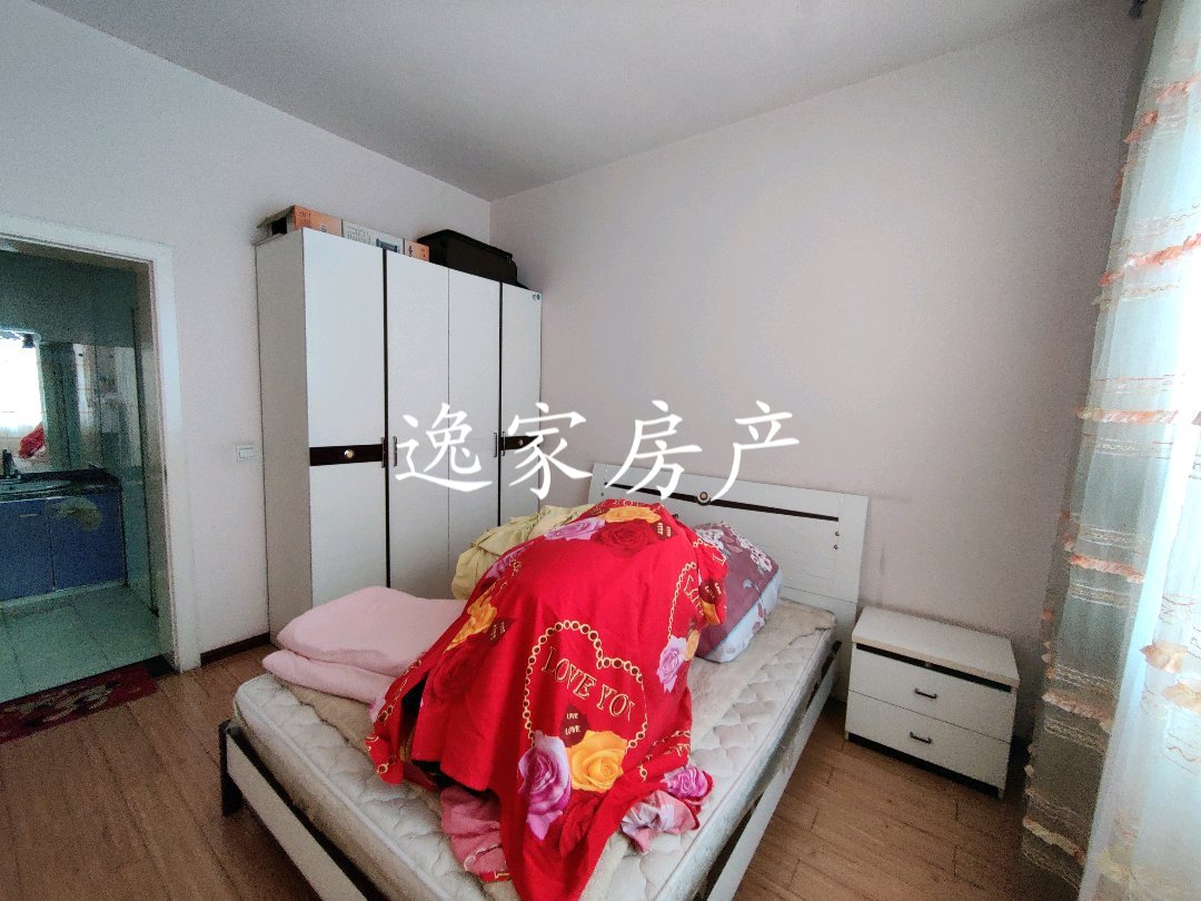 夹江银丰苑,银丰苑新华寓的房子 带楼顶 成色新3
