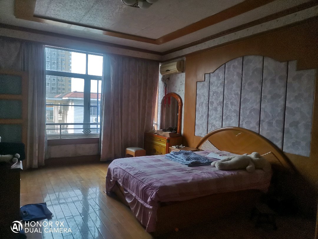 亭江街133号院,单价3000多旌东亭江街133号院 高层四室两厅两卫8