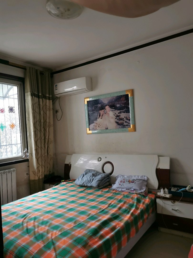 仿唐街工艺小区,交通方便,楼层优越,4