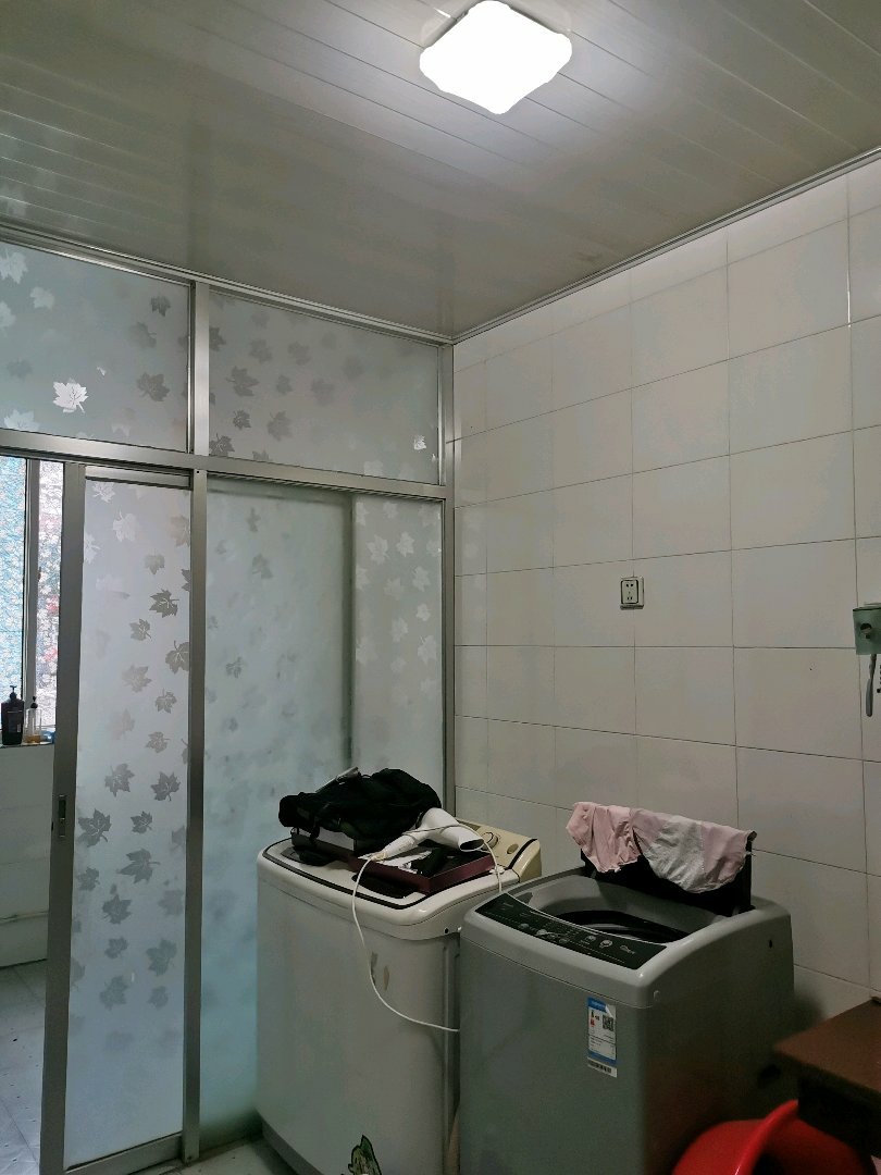 仿唐街工艺小区,交通方便,楼层优越,6