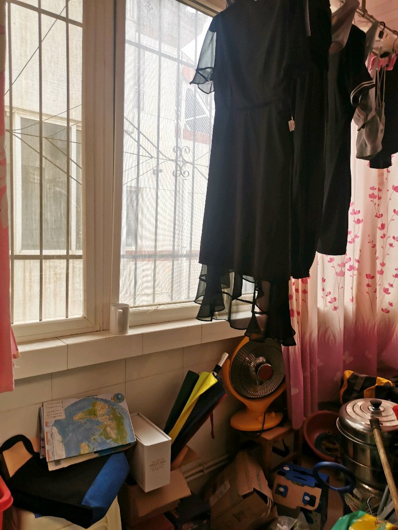 仿唐街工艺小区,交通方便,楼层优越,8