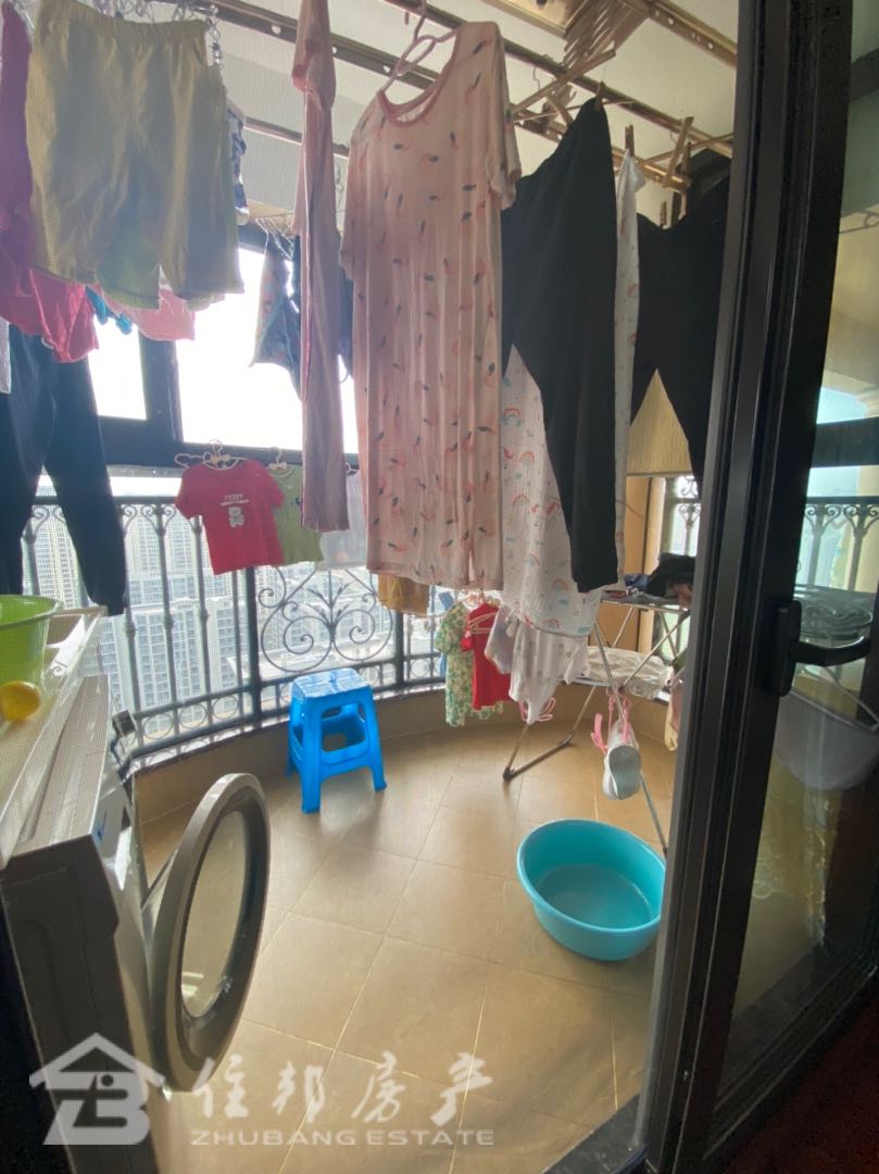 华瑞晴庐,市北板块,顶跃上下两层户型卖平层的价格急售,满二为一2