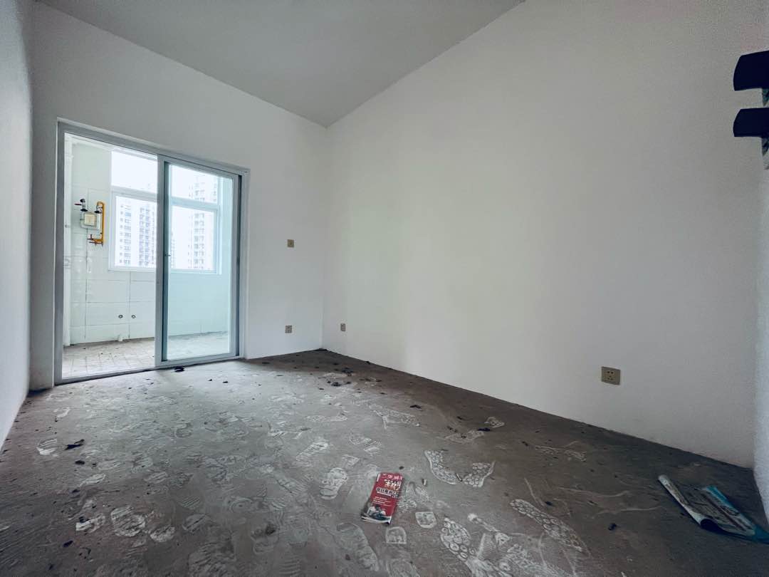 万源老街社区,房东朋友 价格找我 老街社区多层 系统没有 钥匙在天恒4