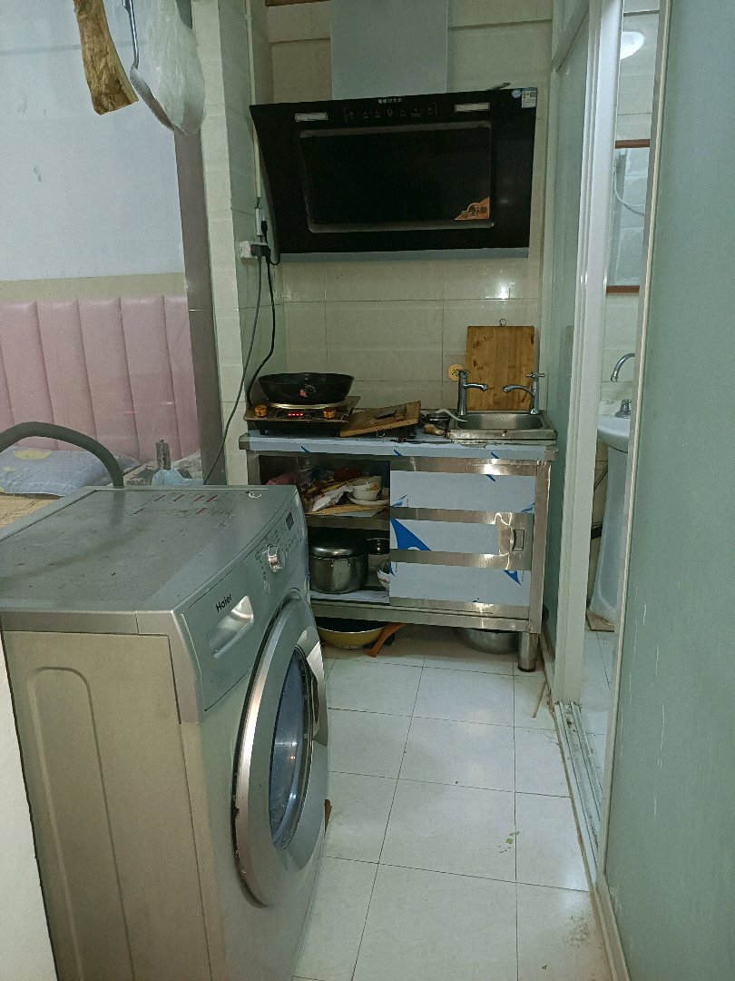 楚雄兆顺财富中心,此房属单身公寓明厨明卫,设施齐全带家具家电忍痛割爱亏本处理9