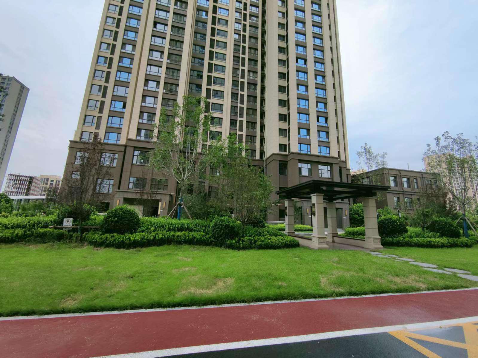 湖邸小区,湖邸小区毛坯三室。诚心出售11