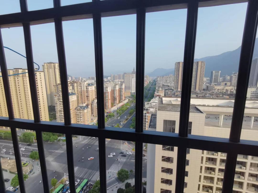 富贵世家,实小城南学 区 房,银行按揭 50多万,目前算满五唯 一5