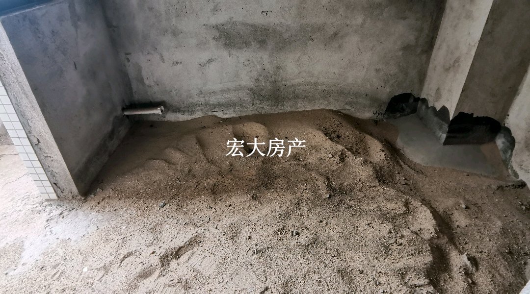 豪景大院数码城,二小和一中 桂圆路毛坯电梯4室2厅2卫2,格局布置好!8
