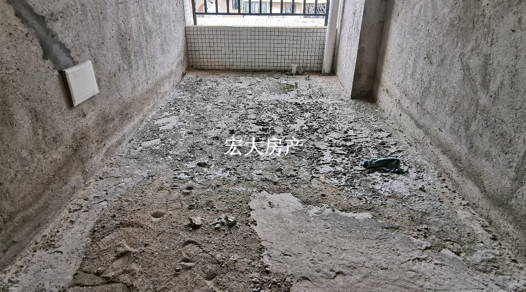 豪景大院数码城,二小和一中 桂圆路毛坯电梯4室2厅2卫2,格局布置好!12