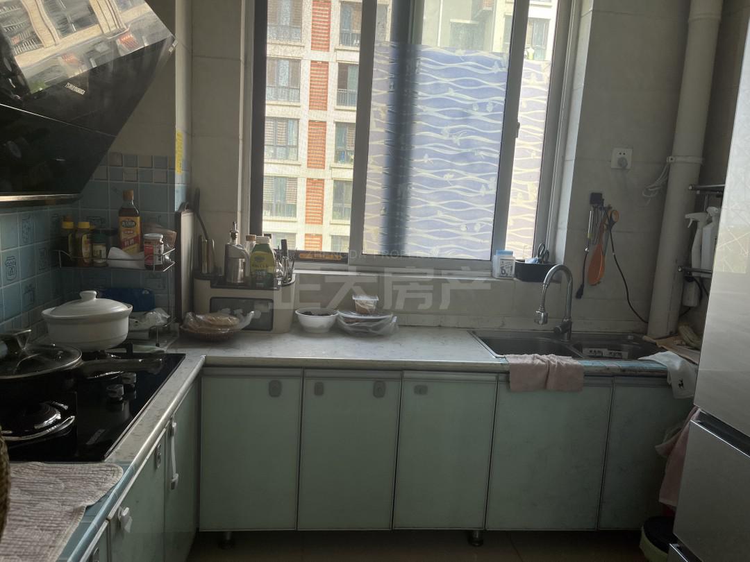 肥城御景苑,精装修证满两年,南北通透8