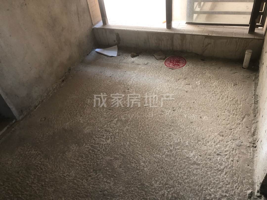 凯旋国际,凯旋国际毛坯70万元4室2厅2卫1阳台出售 送超大阳台2