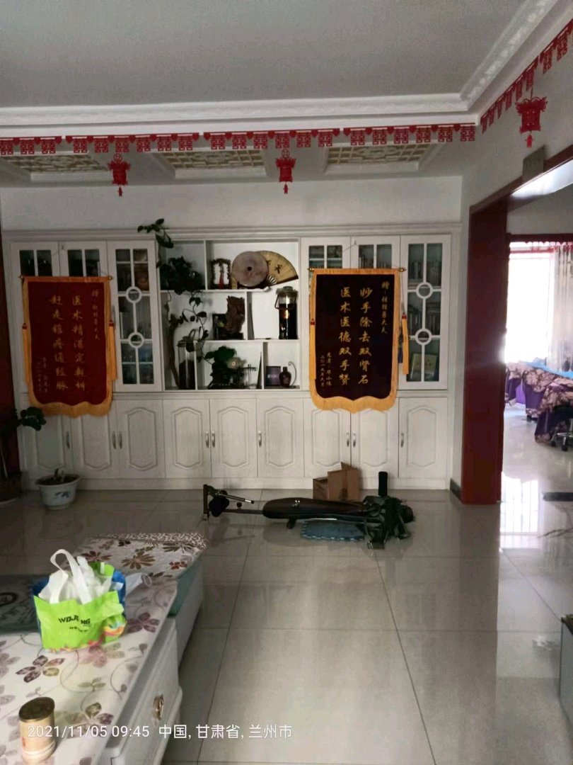 矿务局六小区,房子中装带家具,证不满两年4