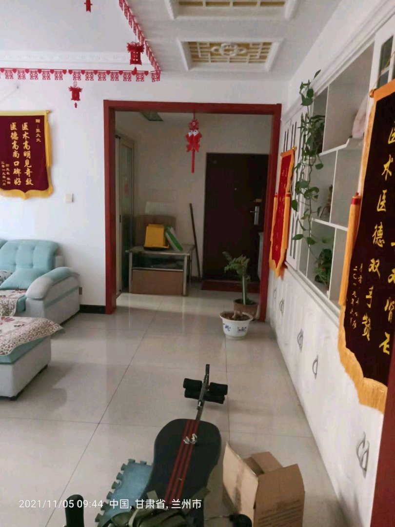 矿务局六小区,房子中装带家具,证不满两年5