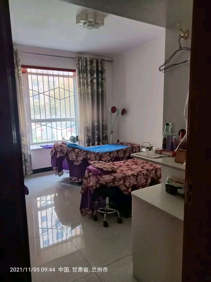 矿务局六小区,房子中装带家具,证不满两年3